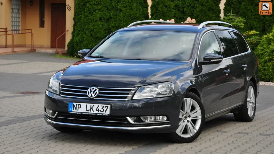 VOLKSWAGEN Passat -