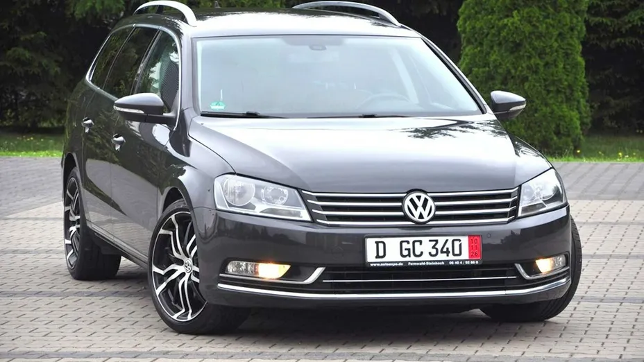 VOLKSWAGEN Passat -
