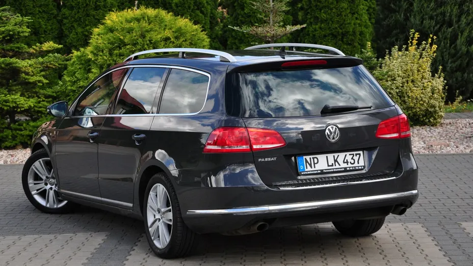 VOLKSWAGEN Passat -