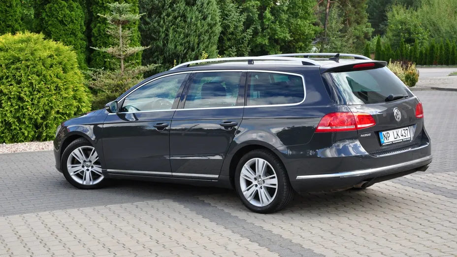 VOLKSWAGEN Passat -