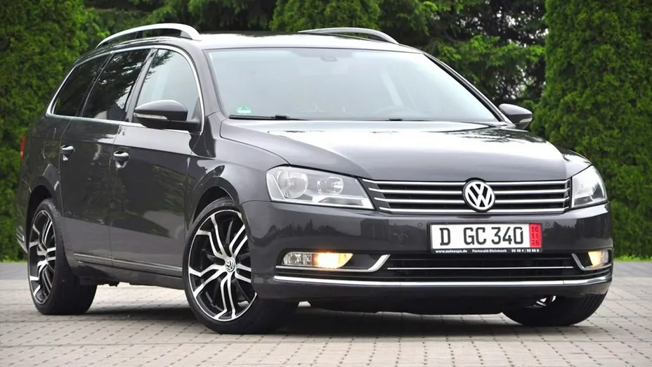 VOLKSWAGEN Passat -
