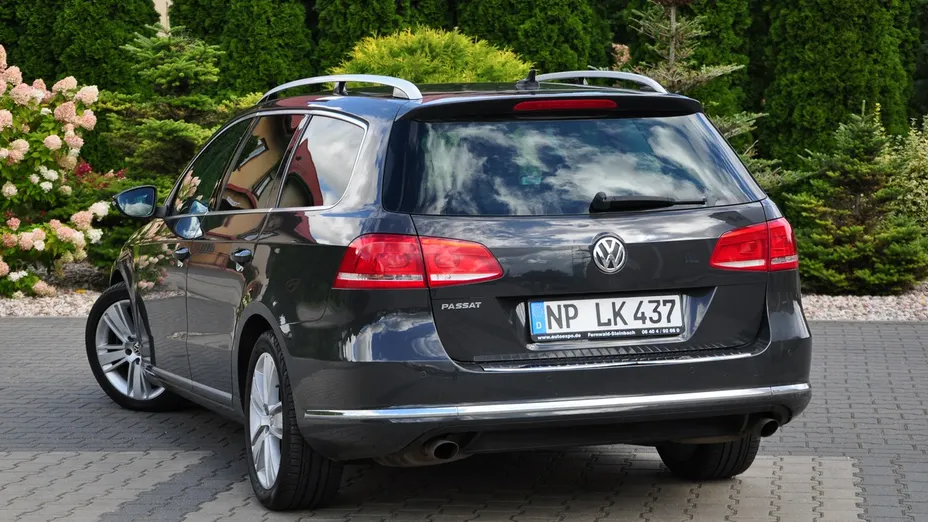 VOLKSWAGEN Passat -