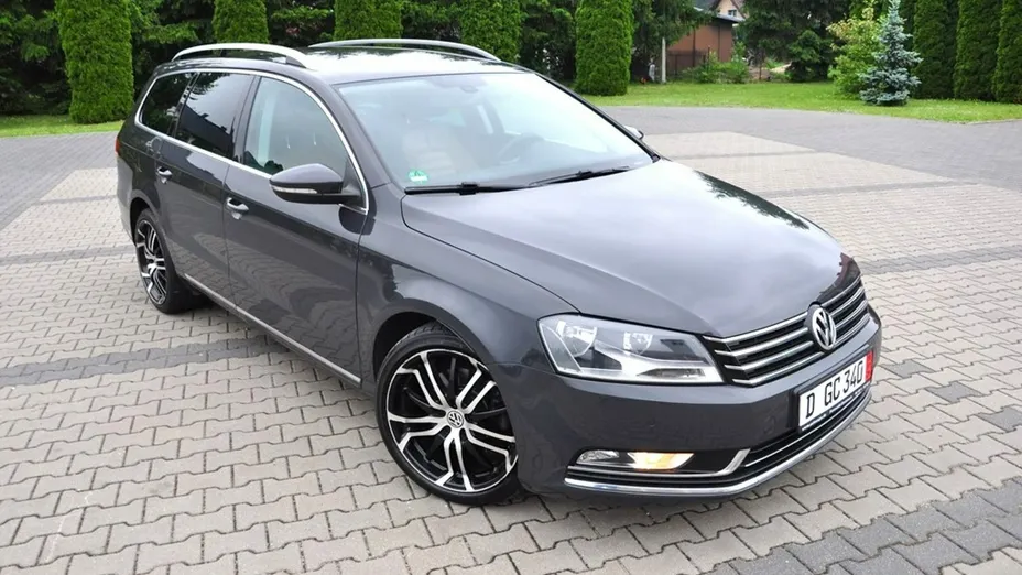 VOLKSWAGEN Passat -