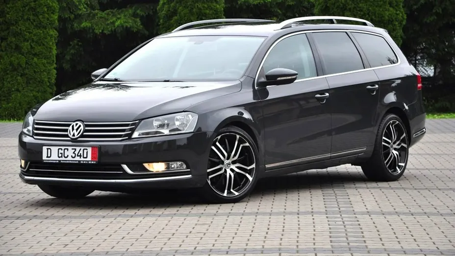 VOLKSWAGEN Passat -