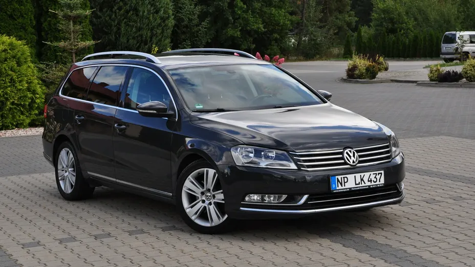 VOLKSWAGEN Passat -
