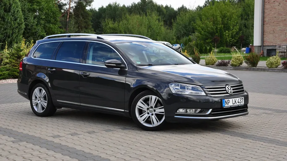 VOLKSWAGEN Passat -