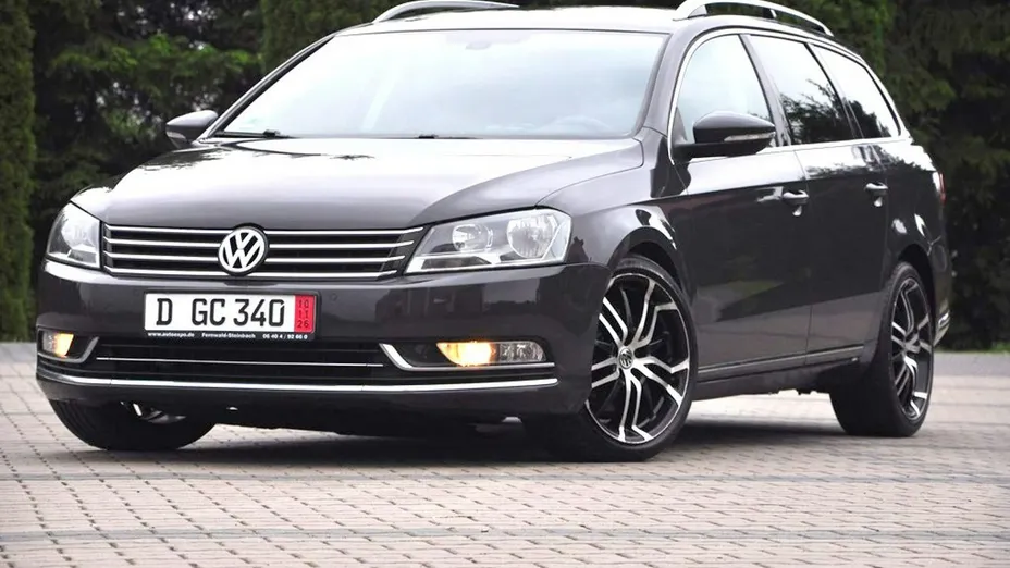 VOLKSWAGEN Passat -