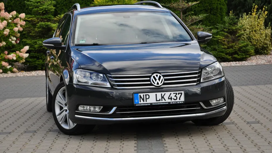 VOLKSWAGEN Passat -