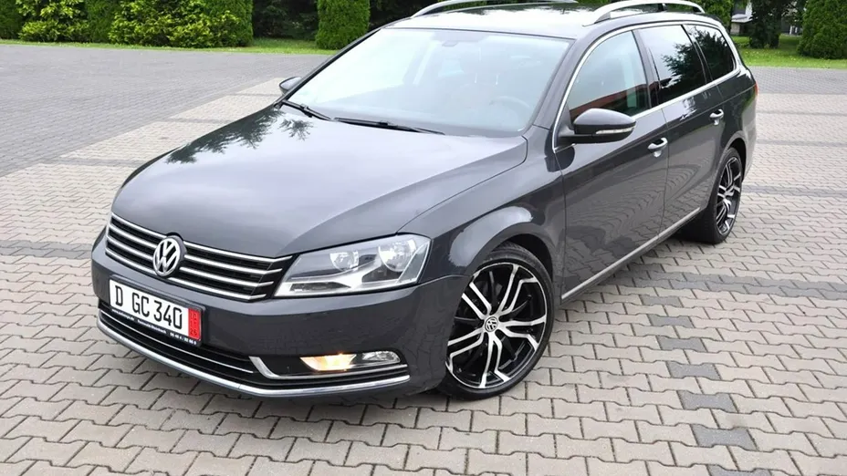 VOLKSWAGEN Passat -