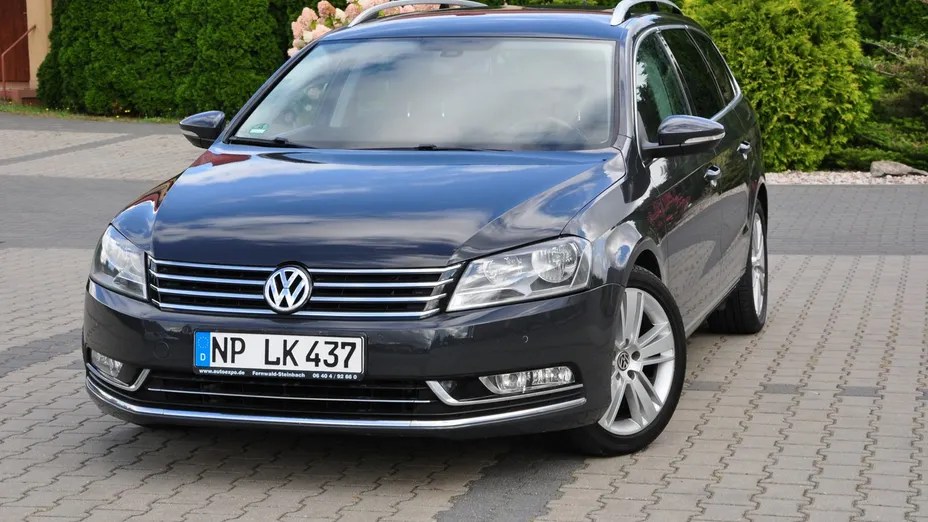 VOLKSWAGEN Passat -