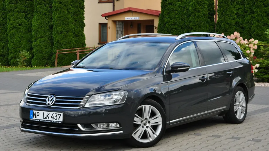 VOLKSWAGEN Passat -
