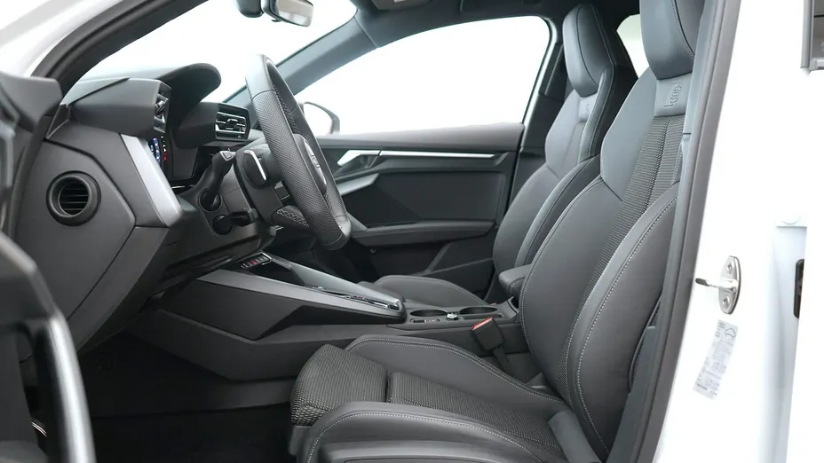 AUDI A3 Limousine -