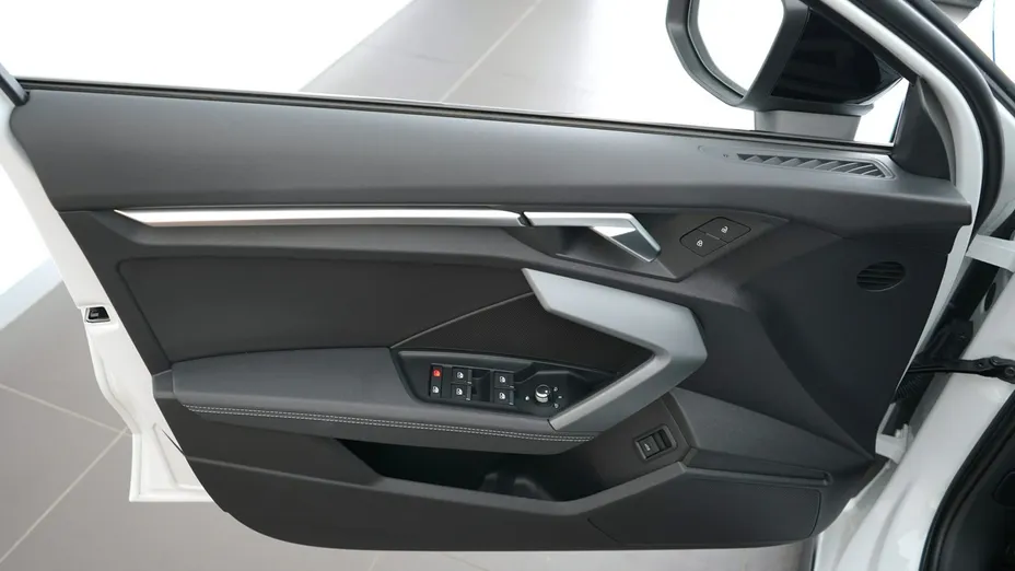AUDI A3 Limousine -