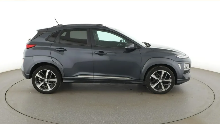 HYUNDAI Kona -