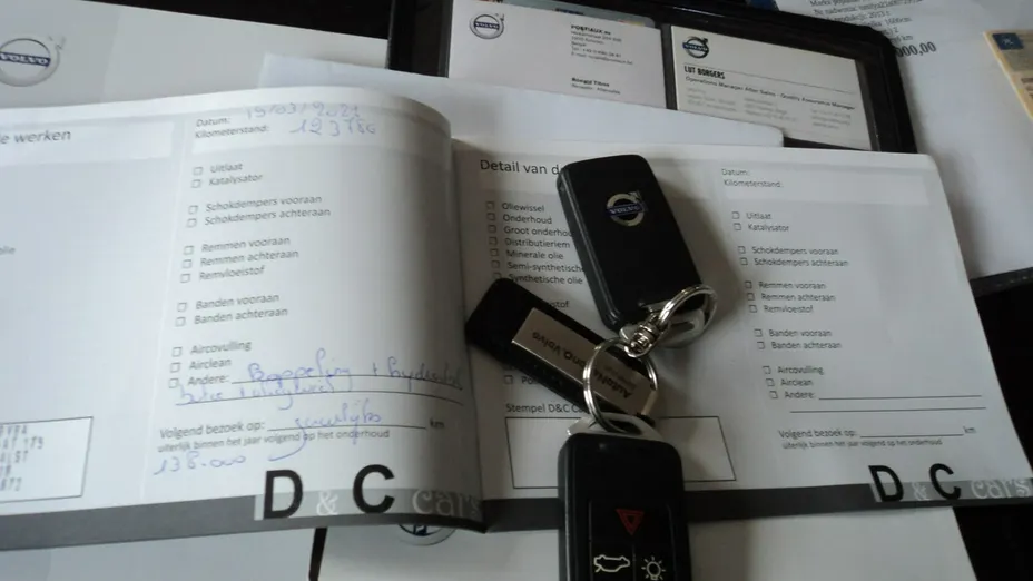 VOLVO V60 -
