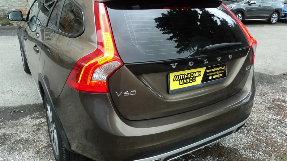 VOLVO V60 -