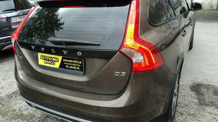 VOLVO V60 -