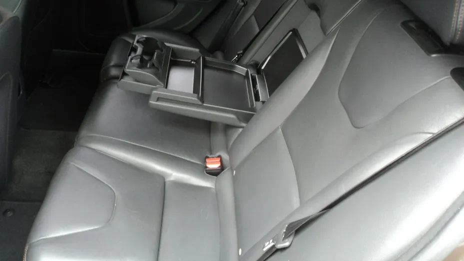 VOLVO V60 -