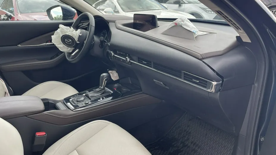 MAZDA CX-30 -