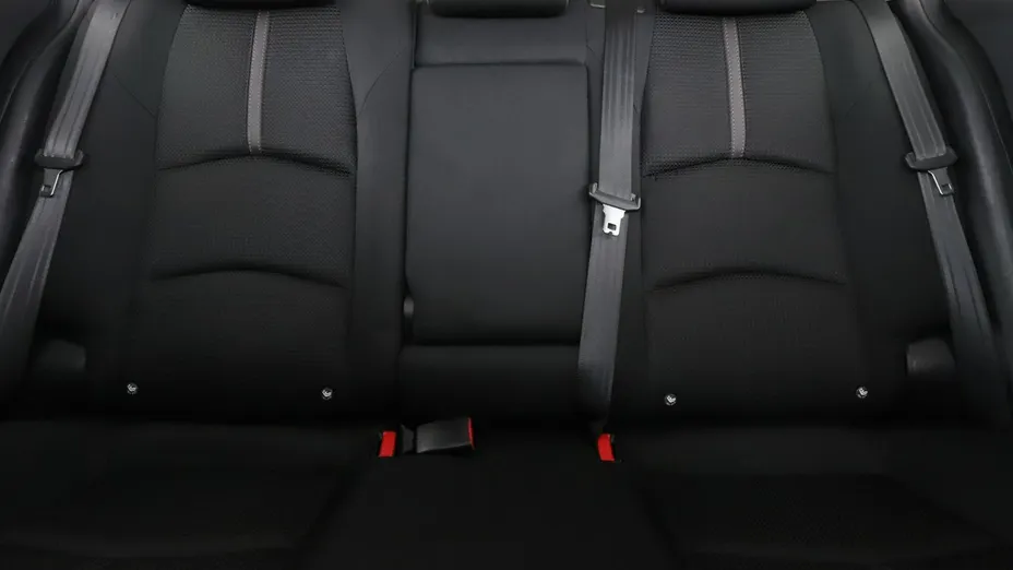 MAZDA 3 -