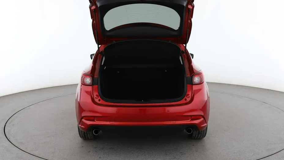 MAZDA 3 -