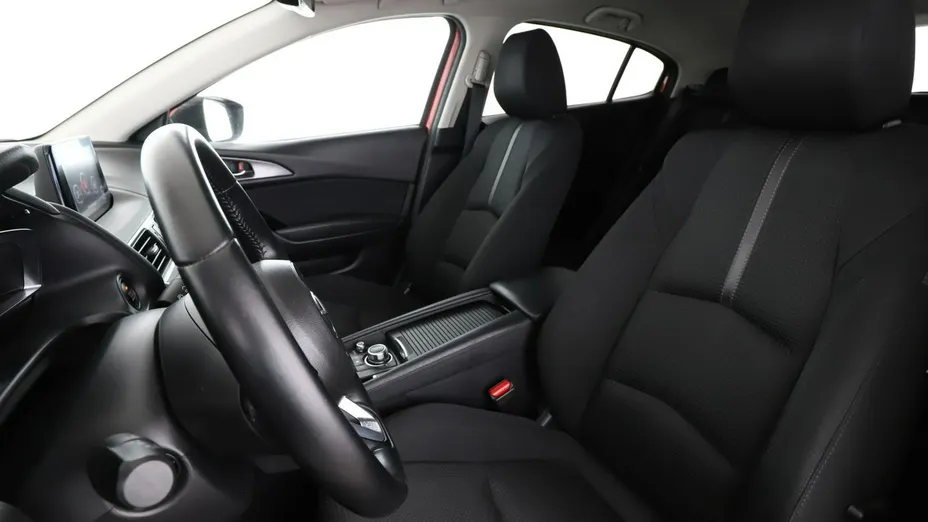 MAZDA 3 -