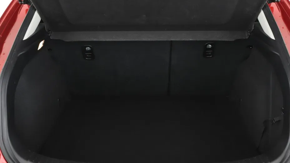 MAZDA 3 -