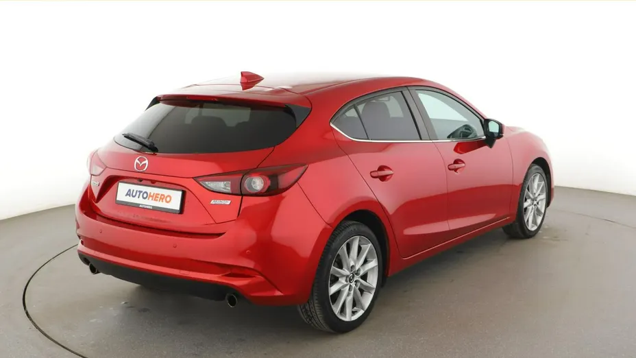 MAZDA 3 -