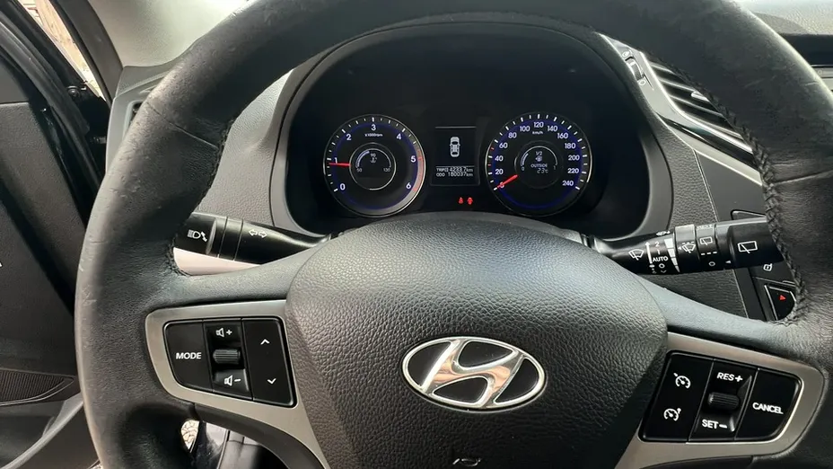 HYUNDAI i40 -