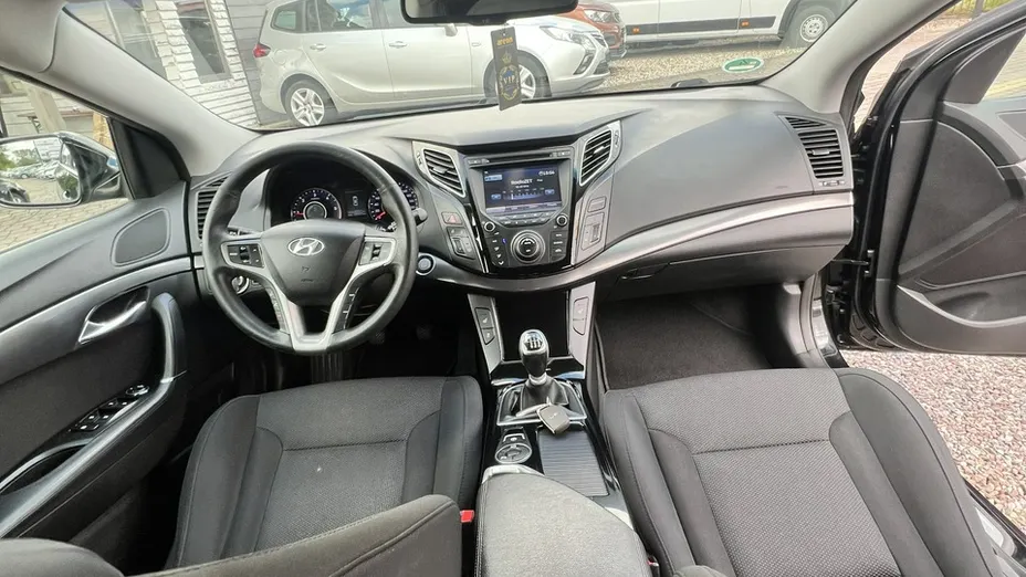HYUNDAI i40 -