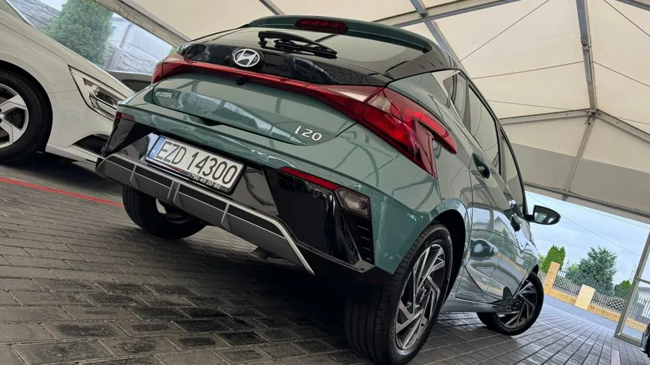 HYUNDAI i20 -
