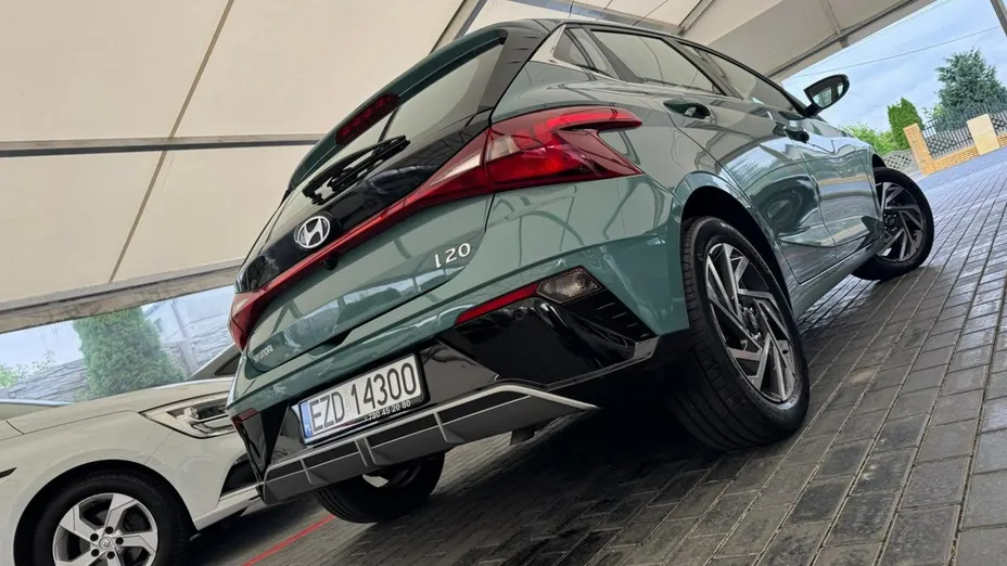 HYUNDAI i20 -