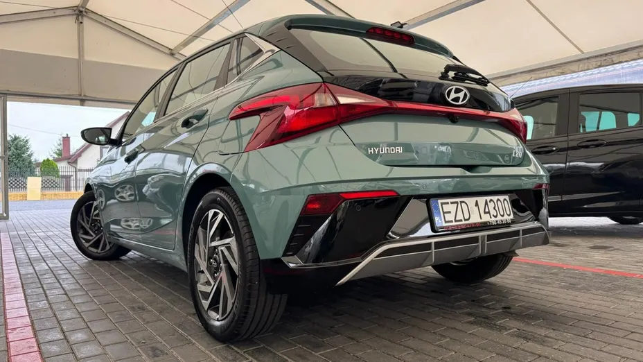 HYUNDAI i20 -