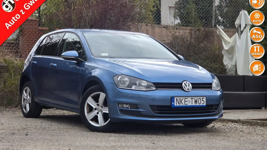 VOLKSWAGEN Golf -