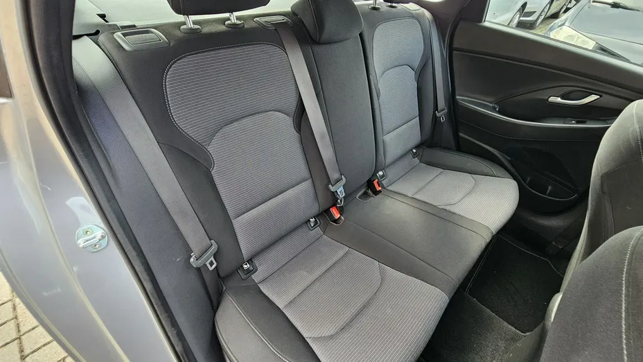 HYUNDAI i30 -