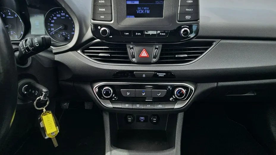 HYUNDAI i30 -