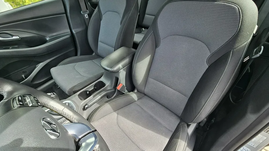 HYUNDAI i30 -