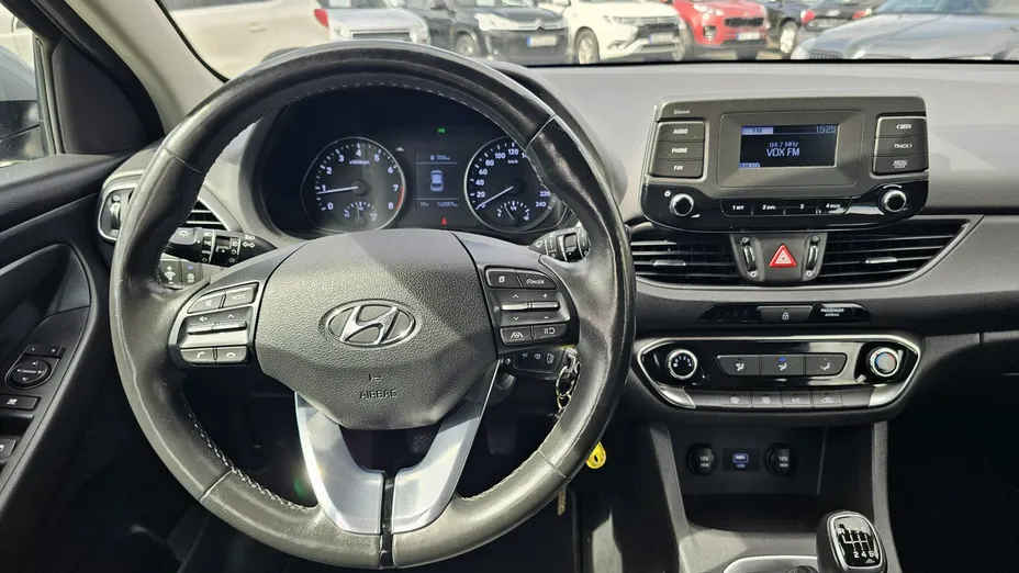 HYUNDAI i30 -