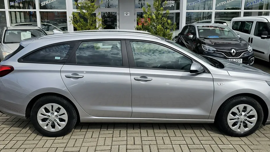 HYUNDAI i30 -
