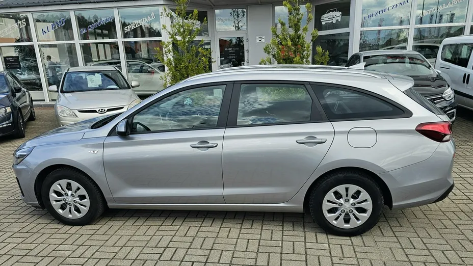 HYUNDAI i30 -