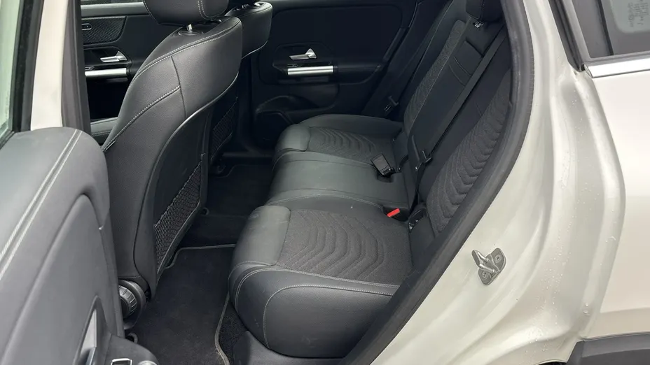 MERCEDES-BENZ EQA -
