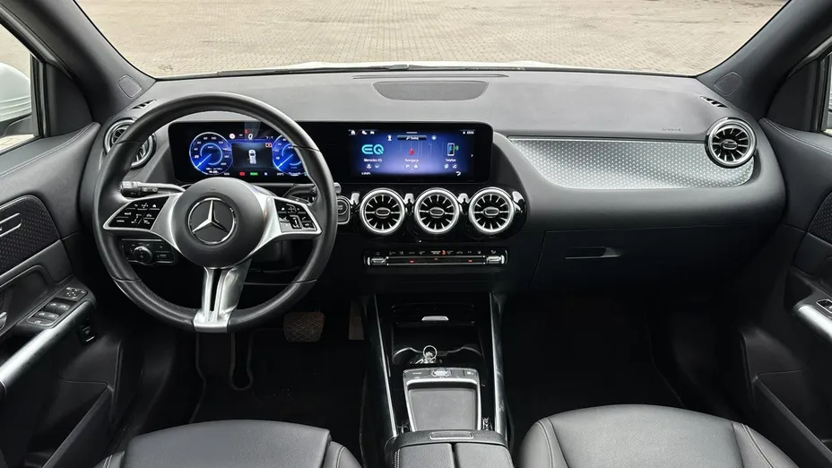 MERCEDES-BENZ EQA -