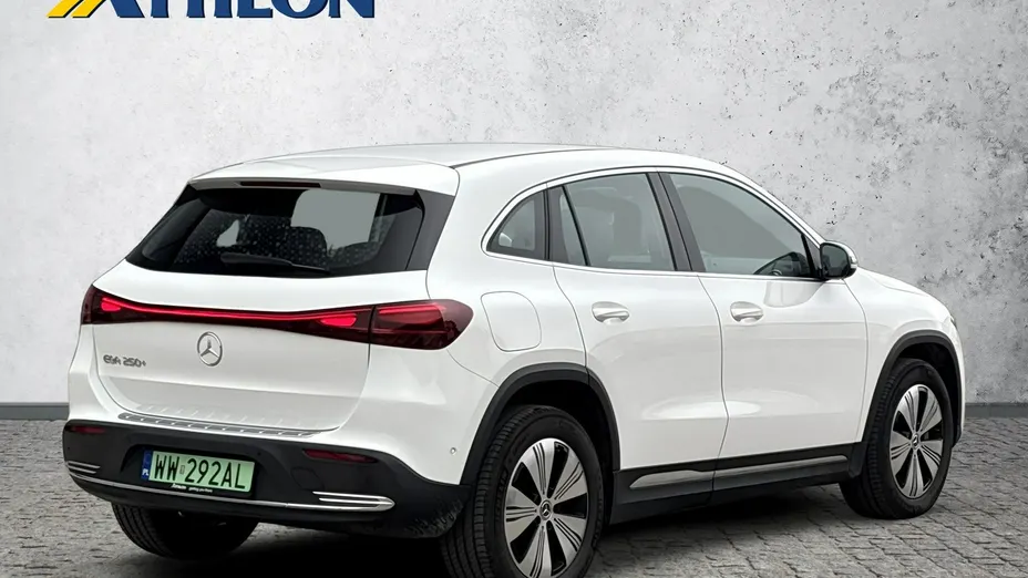 MERCEDES-BENZ EQA -