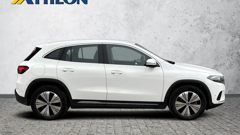 MERCEDES-BENZ EQA -