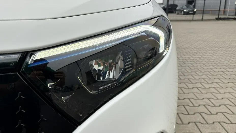 MERCEDES-BENZ EQA -