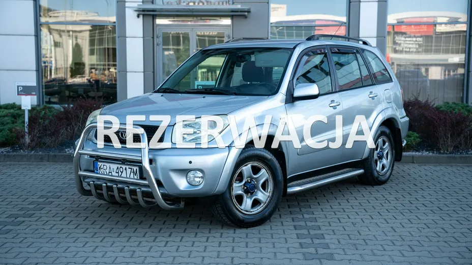 TOYOTA RAV4 -