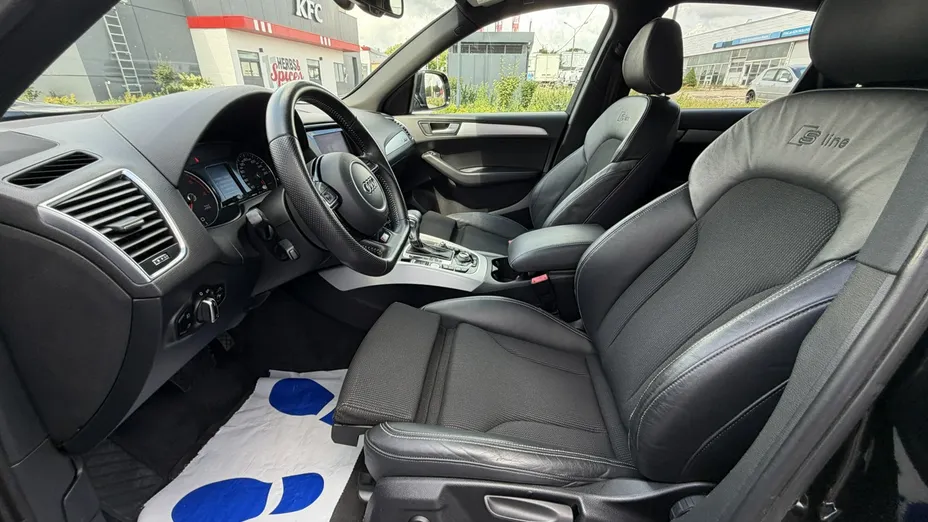 AUDI Q5 -