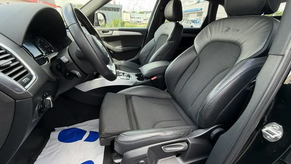 AUDI Q5 -