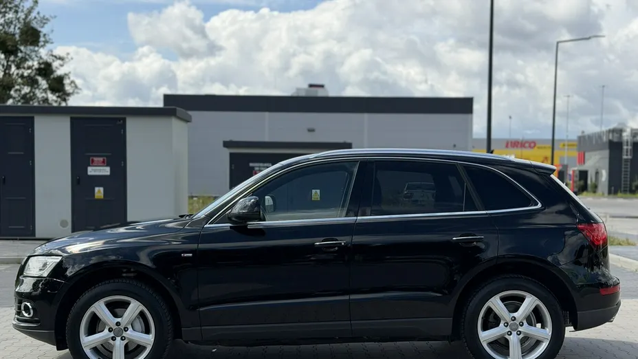 AUDI Q5 -