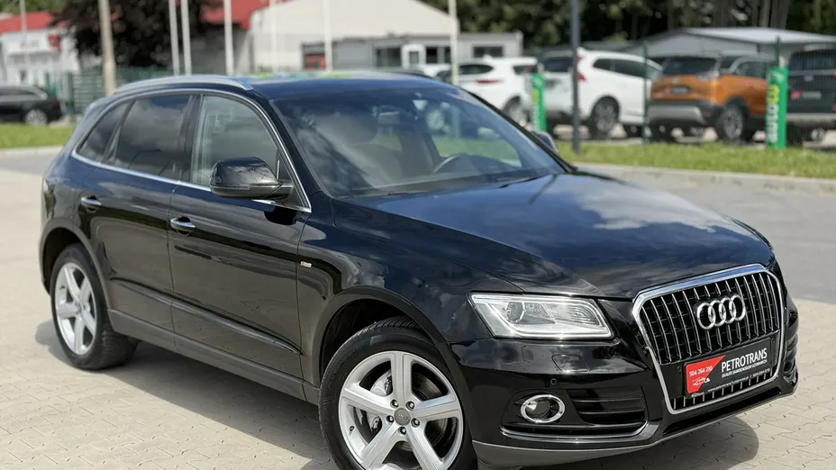AUDI Q5 -